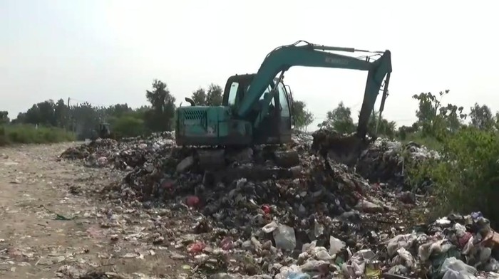 Lokasi pencegatan truk sampah Pemkab Bangkalan oleh lelaki bersajam yang ternyata cuma settingan. Lokasi pencegatan truk sampah Pemkab Bangkalan oleh lelaki bersajam yang ternyata cuma settingan.