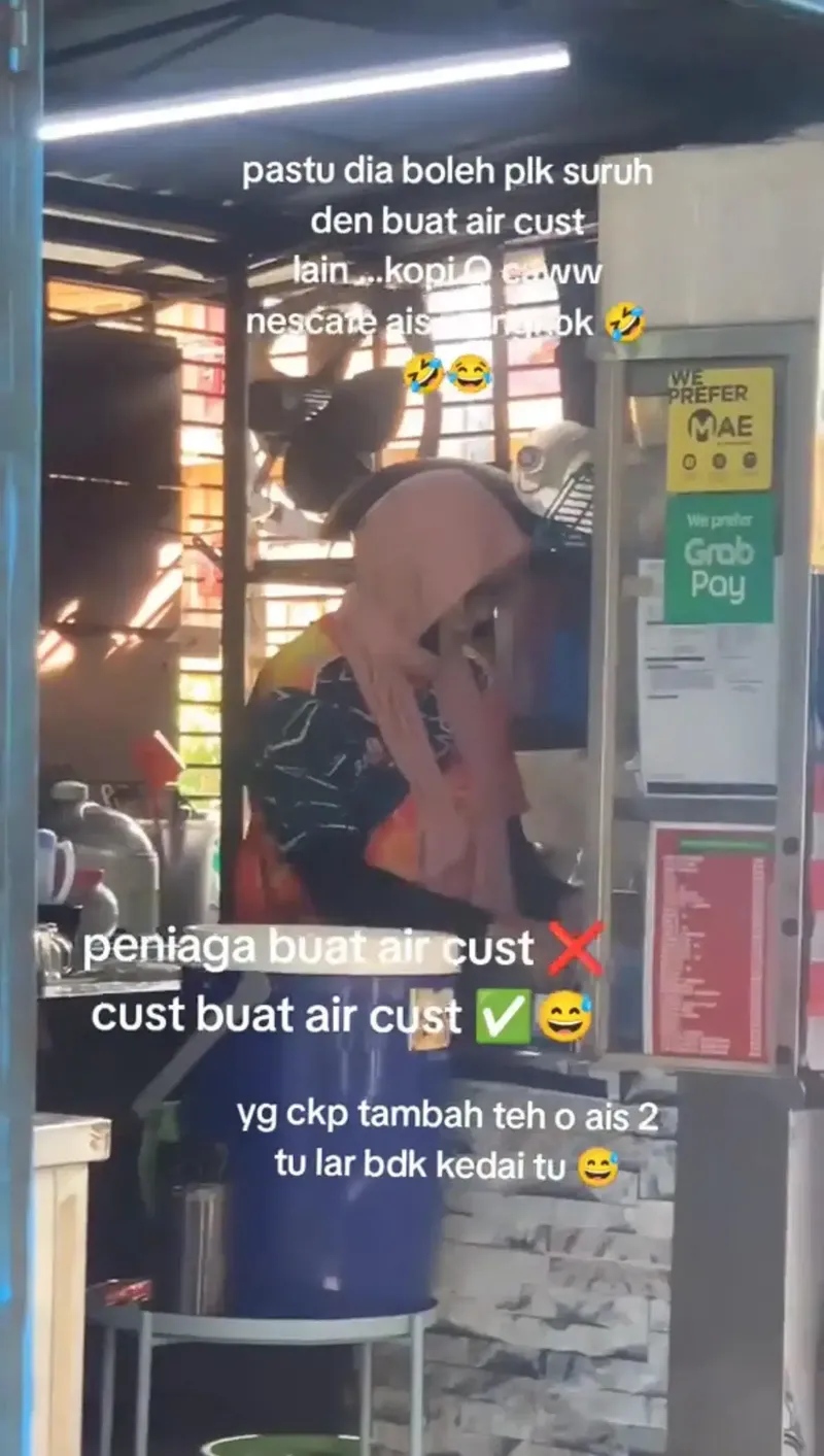 Inisiatif Tinggi! Pelanggan Bikin Teh Tarik Sendiri karena Kedai Ramai