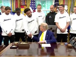 Video Pemain Juventus Temui Donald Trump di Gedung Putih, Bahas Apa?