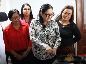 Rai Wahyuni Cek Kesiapan Siswa Jelang Lomba Masak Peringatan HKG PKK Rai Wahyuni Cek Kesiapan Siswa Jelang Lomba Masak Peringatan HKG PKK