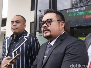 Sibuk Kerja, Lisa Mariana Tak Hadir di Sidang Gugatan Sibuk Kerja, Lisa Mariana Tak Hadir di Sidang Gugatan
