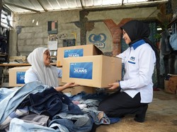 Nasabah PNM Mekaar Sulap 60 Kg Jeans Decluttering Jadi Fashion Keren