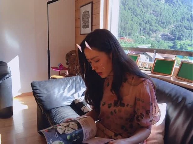 Potret postingan Son Ye Jin
