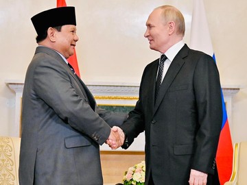 Saat Putin Ungkap Kebahagiaan Sambut Prabowo di Istana Constantine