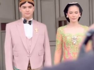 Video: Al Ghazali-Alyssa Daguise Ingin Bulan Madu ke Afrika Video: Al Ghazali-Alyssa Daguise Ingin Bulan Madu ke Afrika