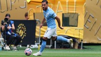 Winger baru City, Rayan Cherki, juga diturunkan Pep Guardiola. Pemain asal Prancis itu diberi nilai 6.7 dengan statistik 35 sentuhan bola,  2 percobaan dribble, dan sekali melepaskan umpan kunci. (Foto: Rich Graessle/Icon Sportswire via Getty Images)