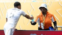 Real Madrid vs Al Hilal di Miami Gardens, Florida, berlangsung di bawah suhu 31-32 derajat Celcius, dengan tingkat kelembapan 75 persen. Jude Bellingham cs harus banyak minum biar tidak dehidrasi. Foto: Getty Images/Simon M Bruty