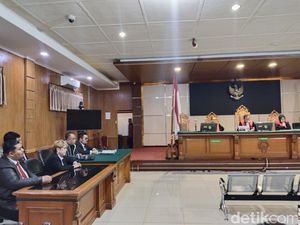 8 Fakta Terbaru Gugatan Lisa Kepada Ridwan Kamil 8 Fakta Terbaru Gugatan Lisa Kepada Ridwan Kamil