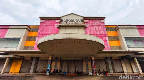 Terbengkalai, Mal Legendaris Bekasi Ini Hanya Buka Setahun Sekali