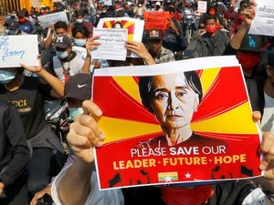 Aung San Suu Kyi Rayakan Ulang Tahun ke-80 di Tahanan Junta Aung San Suu Kyi Rayakan Ulang Tahun ke-80 di Tahanan Junta