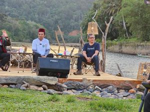 Kutip Ayat Al-Quran, Rocky Gerung Bicara Soal Kerusakan Alam di Riau Kutip Ayat Al-Quran, Rocky Gerung Bicara Soal Kerusakan Alam di Riau
