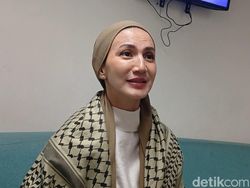 Ikut Aksi Damai ke Gaza, Wanda Hamidah Luruskan Kabar Dipulangkan