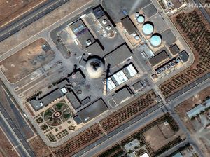 Video Citra Satelit Sebelum dan Sesudah Fasilitas Arak Iran Dibombardir Israel