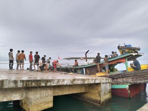 Nelangsa Warga Pulau Enggano, Barter Ikan demi Sekilo Beras Nelangsa Warga Pulau Enggano, Barter Ikan demi Sekilo Beras