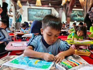 Anak TK Rayakan HUT Jakarta Ke-498 Lewat Lomba Mewarnai Anak TK Rayakan HUT Jakarta Ke-498 Lewat Lomba Mewarnai