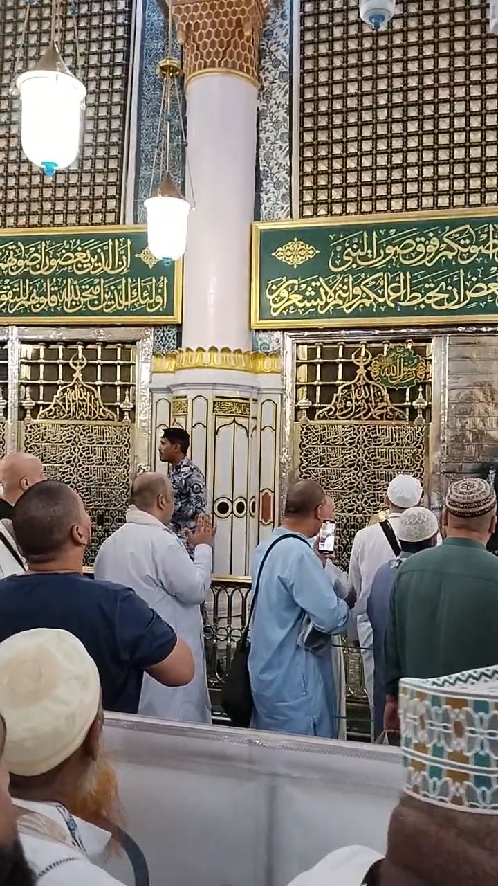 Foto: dinding pembatas area ziarah dengan makam Nabi Muhammad.