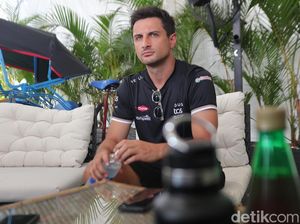 Pebalap Formula E Happy Banget di Jakarta Pebalap Formula E Happy Banget di Jakarta