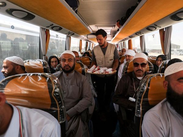 Jemaah Haji Iran Pulang Lewat Jalur Darat Akibat Konflik Iran-Israel