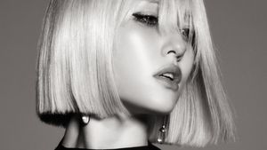 Jeon Somi Tampil Simpel Tapi Stunning Buat Comeback EXTRA