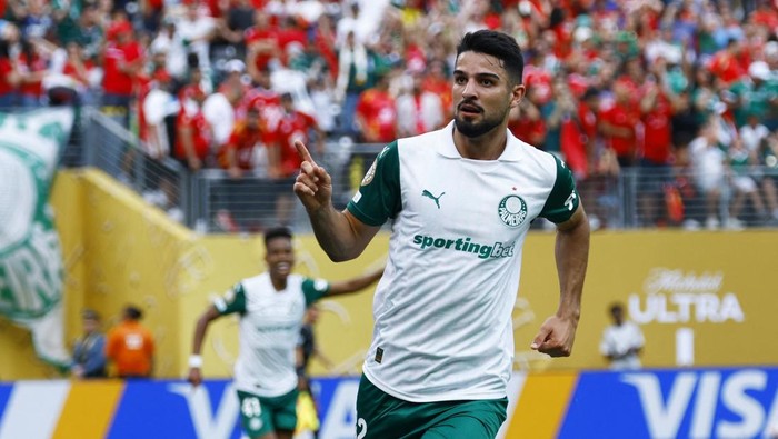 Jose Lopez, Palmeiras Soccer Football - FIFA Club World Cup - Group A - Palmeiras v Al Ahly - MetLife Stadium, East Rutherford, New Jersey, U.S. - June 19, 2025 Palmeiras Jose Lopez celebrates scoring their second goal REUTERS/Susana Vera