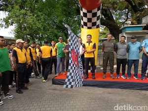 1.000 Peserta Ramaikan Jalan Sehat HUT Bhayangkara Polda Sulsel di Makassar