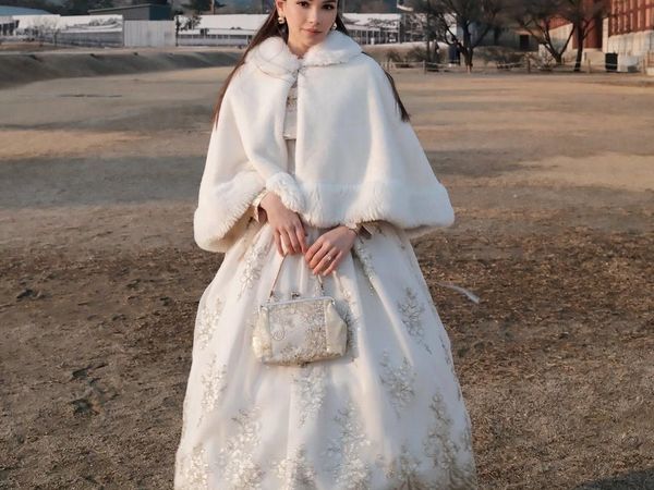 Contek Liburannya Alyssa Daguise, Selalu Cantik dan Elegan