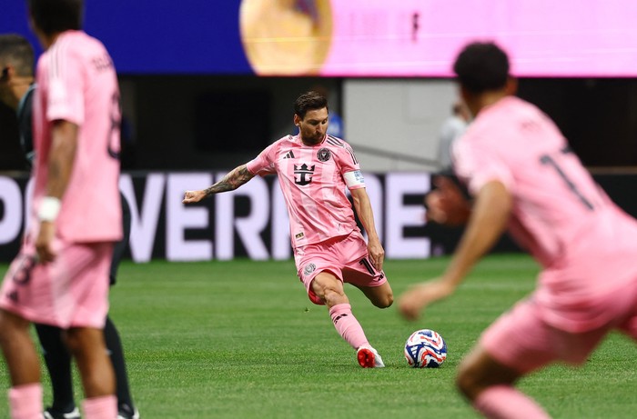 Soccer Football - FIFA Club World Cup - Group A - Inter Miami CF v FC Porto - Mercedes-Benz Stadium, Atlanta, Georgia, U.S. - June 19, 2025 Inter Miami CF's Lionel Messi in action REUTERS/Kai Pfaffenbach