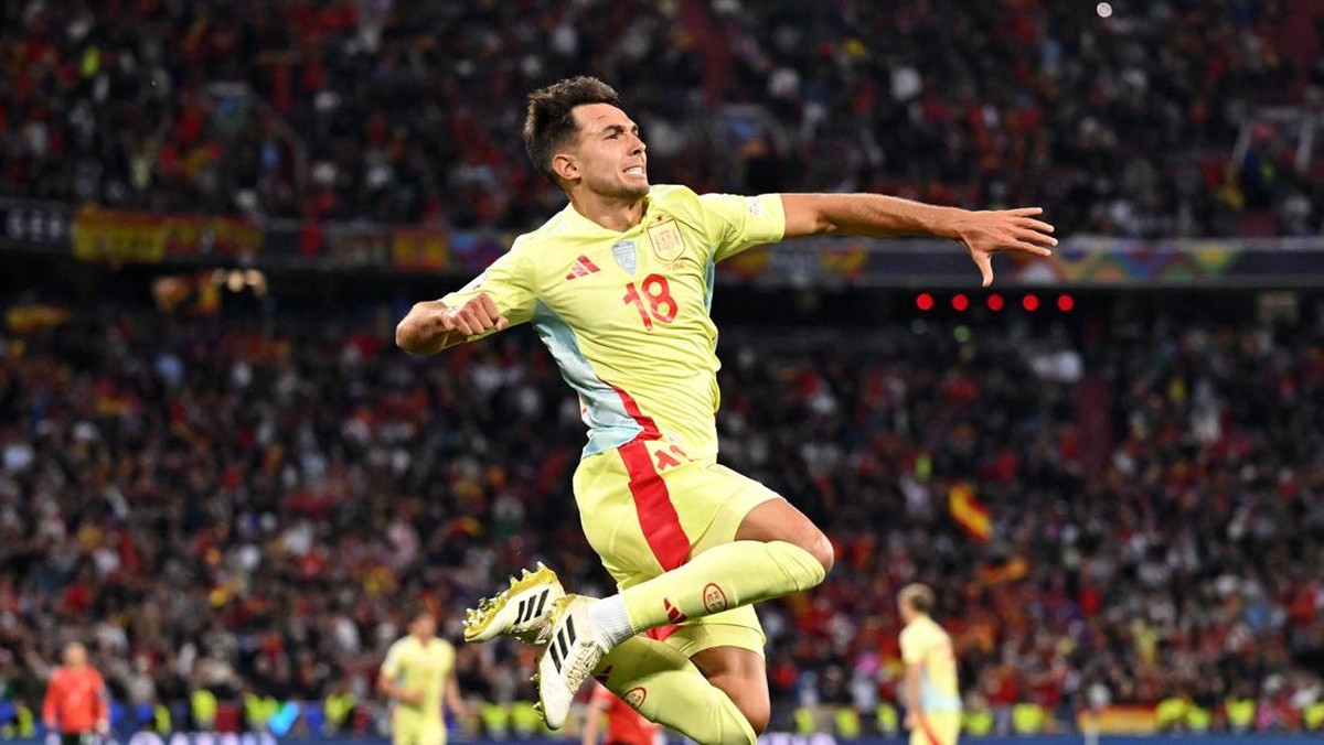 Martin Zubimendi sudah di London, mau rampungkan transfer ke Arsenal (REUTERS/Angelika Warmuth)