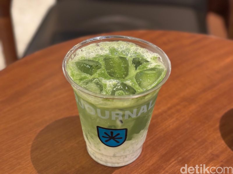 Lagi Hits! Matcha Latte dengan Sea Salt Cream dan Banana Pudding
