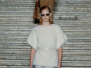 Foto: Koleksi Max Mara Resort 2026, Terinspirasi Dasi Sutra Klasik Italia Foto: Koleksi Max Mara Resort 2026, Terinspirasi Dasi Sutra Klasik Italia