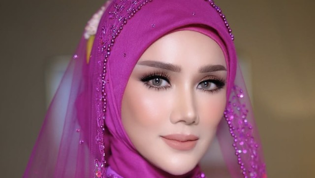 Update Informasi Selebriti InsertLive : Terpopuler: Capeknya Mulan dan Ibu Alyssa Salami 3000 Tamu hingga Stephanie Poetri Pilih Childfree