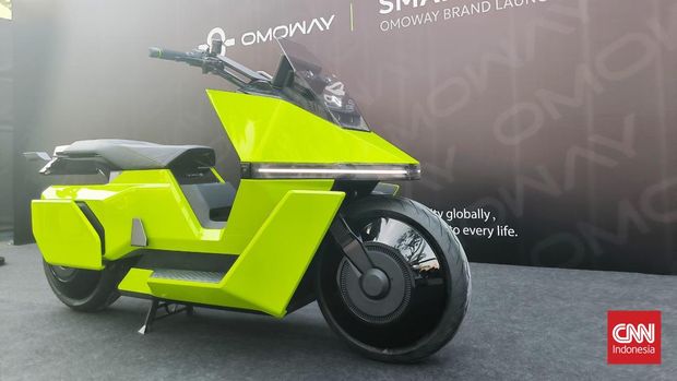 Omoway memperkenalkan model konsep pertamanya di Indonesia, X, di Jakarta, Jumat (20/6/2025).