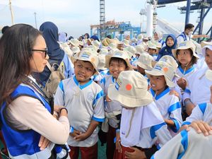 Libur Sekolah, PELNI Ajak Ratusan Siswa SD Keliling Kapal di Tanjung Priok