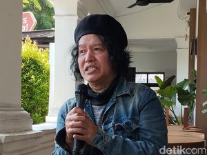 Video Kemendikdasmen Mau Ajak Andrea Hirata Jadi Penyusun Materi Bahasa Daerah Video Kemendikdasmen Mau Ajak Andrea Hirata Jadi Penyusun Materi Bahasa Daerah