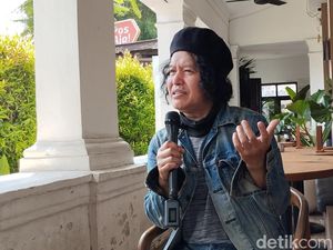 Video Rencana Andrea Hirata Rilis Kumpulan Cerpen dalam Bahasa Belitung Video Rencana Andrea Hirata Rilis Kumpulan Cerpen dalam Bahasa Belitung