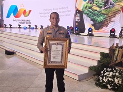 Polres Kediri Raih Penghargaan Pelayanan Publik Prima dari Kapolri