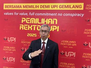 Waka DPR Walk Out, UPI Bicara soal Sumpah Jabatan Rektor Pakai Bahasa Inggris Waka DPR Walk Out, UPI Bicara soal Sumpah Jabatan Rektor Pakai Bahasa Inggris