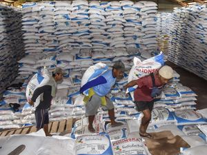Tak Perlu Panik, Stok Pupuk Subsidi di Jawa Barat Aman hingga Musim Tanam