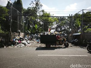 Tumpukan Sampah di Jalan Gunung Batu Sudah Diangkut, TPS Akan Ditutup Tumpukan Sampah di Jalan Gunung Batu Sudah Diangkut, TPS Akan Ditutup