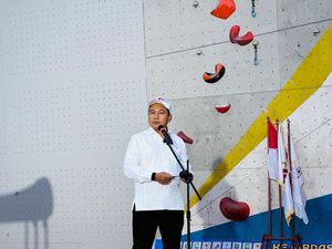 Kejurnas Panjat Tebing Kelompok U-19 di Tangerang Resmi Dibuka Kejurnas Panjat Tebing Kelompok U-19 di Tangerang Resmi Dibuka