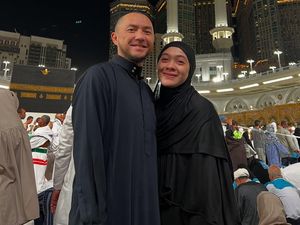 Masyaallah, Dian Ayu Ultah di Madinah hingga Dapat Cincin Berlian dari Jemaah Masyaallah, Dian Ayu Ultah di Madinah hingga Dapat Cincin Berlian dari Jemaah