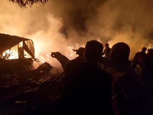 2 Rumah Terbakar di Karimun, 1 Lansia Tewas 2 Rumah Terbakar di Karimun, 1 Lansia Tewas