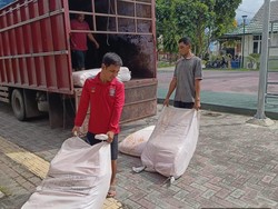 Kemensos Salurkan Bantuan untuk Korban Banjir di Parigi Moutong