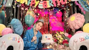 Makin Cetar! Ayu Ting Ting Ulang Tahun ke-33 dengan Kejutan Kue Meriah