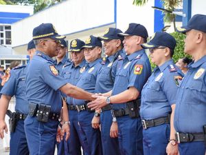 Nggak Boleh Buncit! Polisi Filipina Diminta Kurangi Makan Nasi