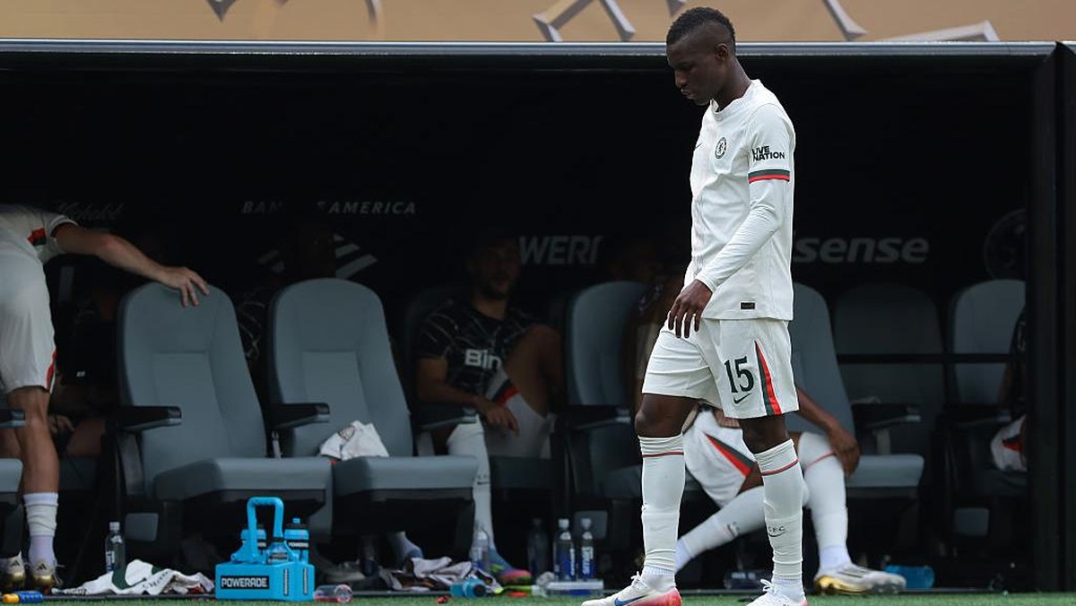Penyerang Chelsea Nicolas Jackson mendapat kartu merah saat dikalahkan Flamengo di Piala Dunia Antarklub 2025. (Foto: Getty Images/Jonathan Moscrop)