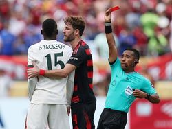 Dapat Kartu Merah, Nicolas Jackson Diskors 2 Laga di Piala Dunia Antarklub