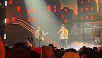 Begitu Indah Fadly dan Piyu Padi Reborn Sepanggung di Allo Bank Festival 2025