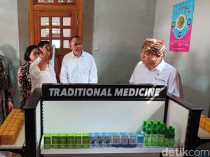 Menkop Resmikan Kopdes Pertama di Banyumas, 200 Meter dari Makam Kakek Prabowo Menkop Resmikan Kopdes Pertama di Banyumas, 200 Meter dari Makam Kakek Prabowo