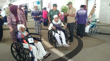 Sempat Diancam Bom, Pesawat Jemaah Haji Jatim Diberangkatkan Lagi Dini Hari